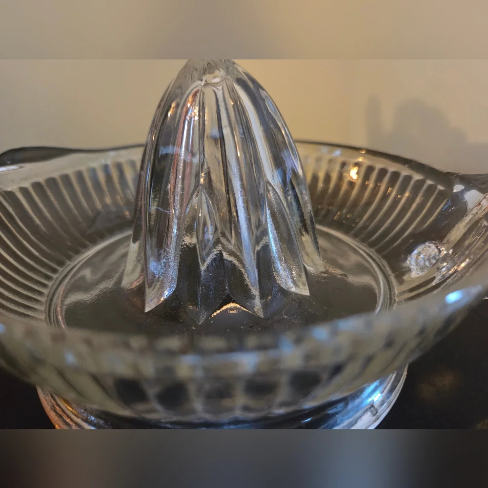 Vintage Clear Glass Citrus Juicer Reamer Ribbed 6